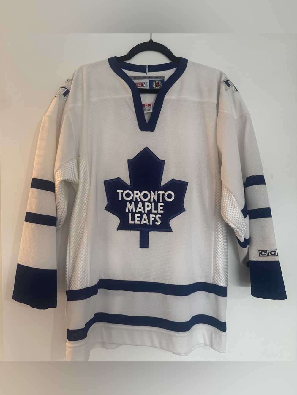 Vintage CCM Toronto Maple Leafs Air-Knit Jersey Made in Canada Size Medium Like